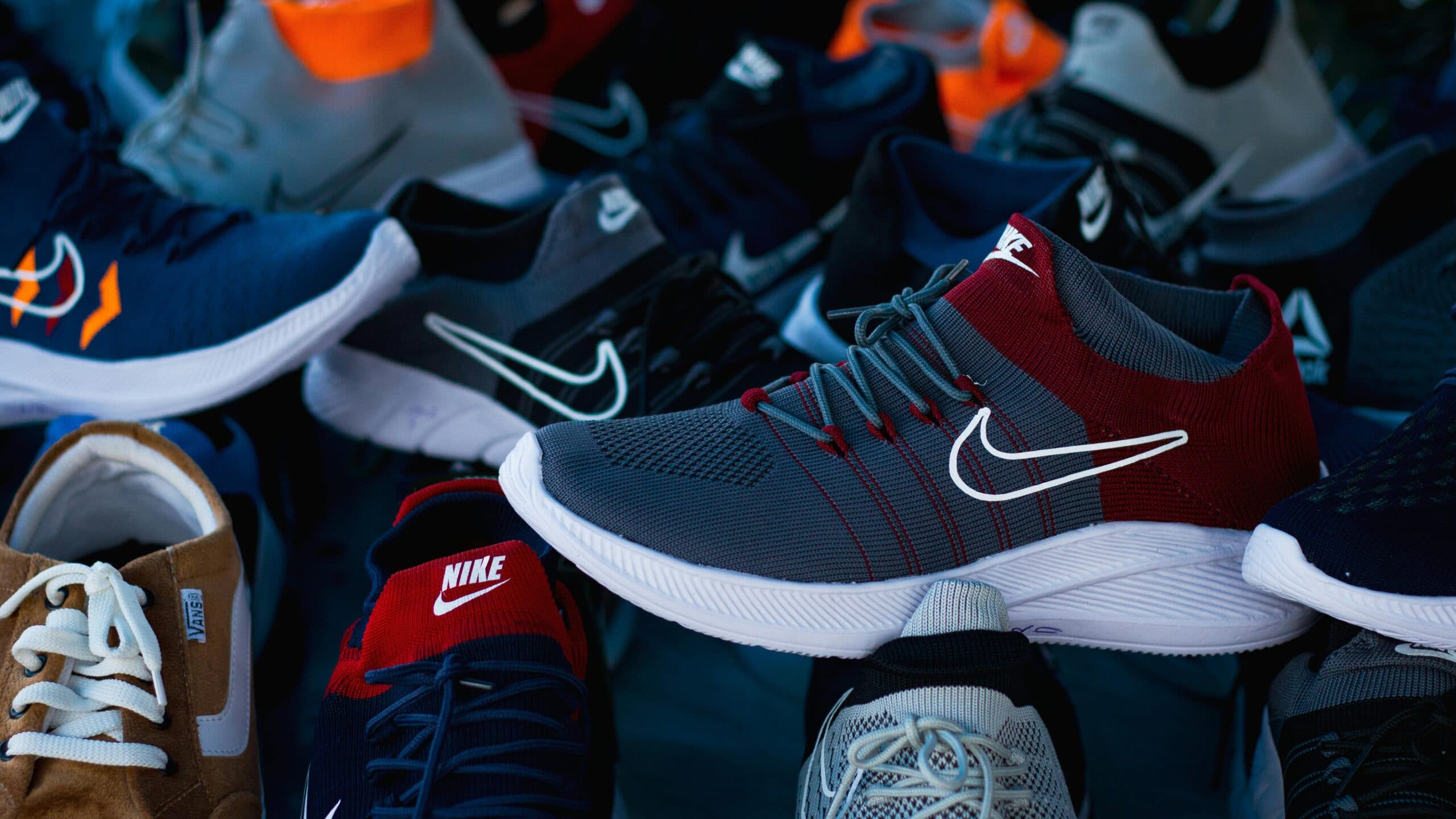 Shoe and Sneaker Fashion Trends: The Ultimate Style Guide for Modern Footwear